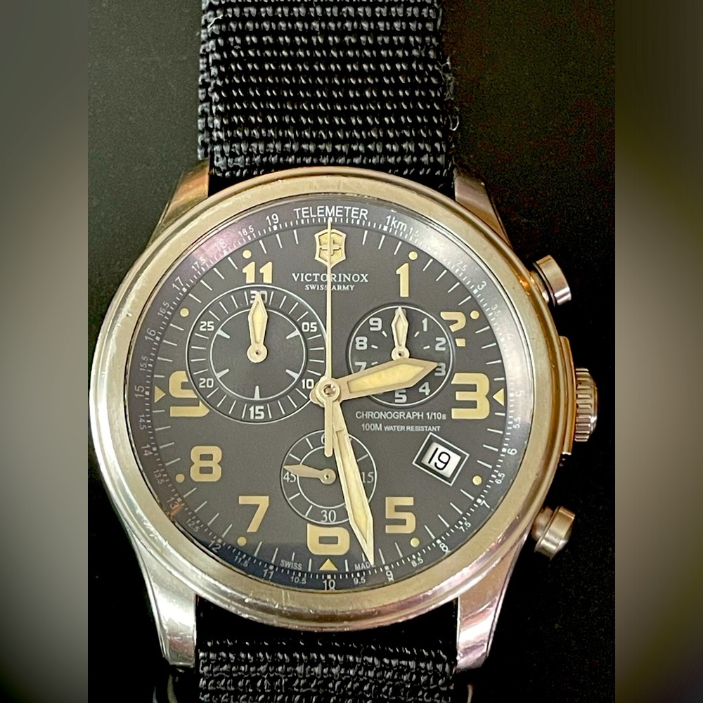 Victorinox Swiss Army  true infantry chrono military watch telemeter